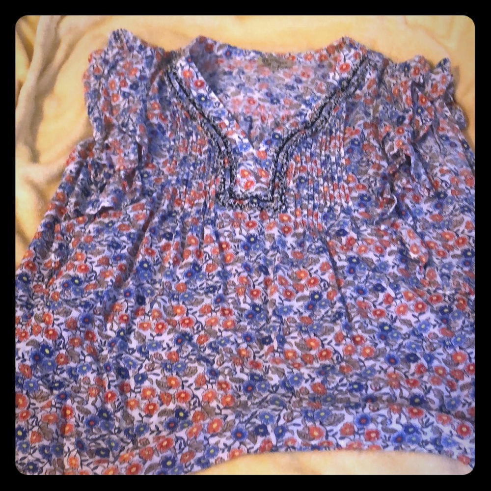 Democracy top.  Cute floral print